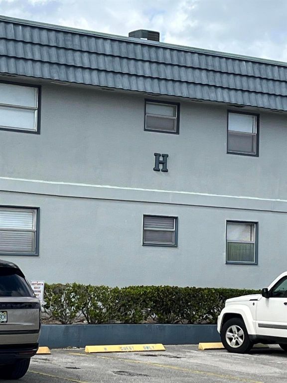 355 Brittany H, Delray Beach, FL 33446