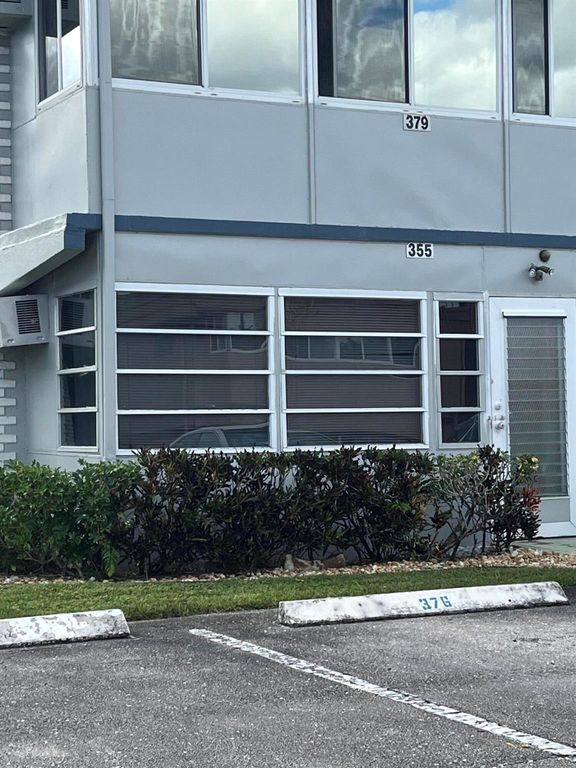 Image 2 of property listing at 355 Brittany H, Delray Beach, FL 33446
