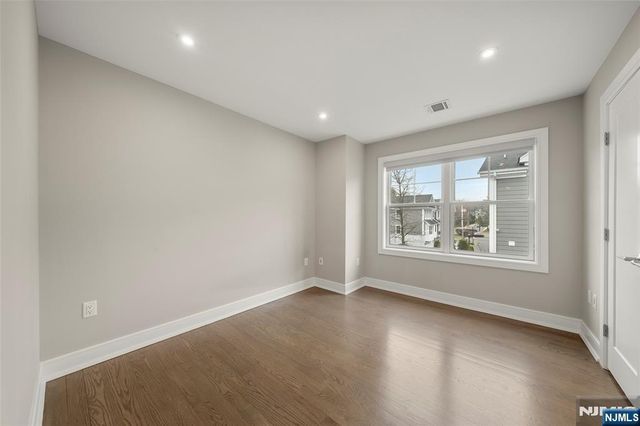 25 Division Street 403, Cresskill, NJ 07626