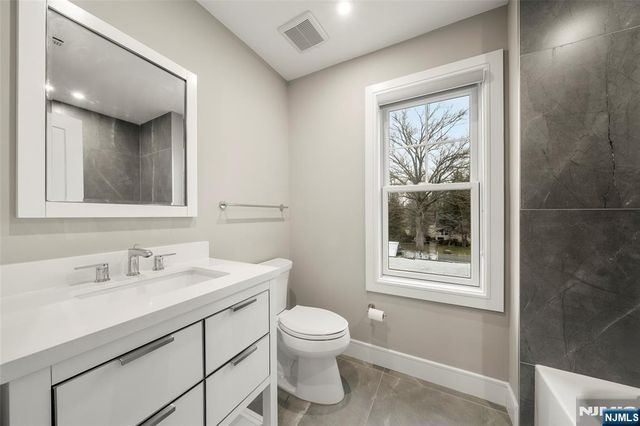 25 Division Street 403, Cresskill, NJ 07626