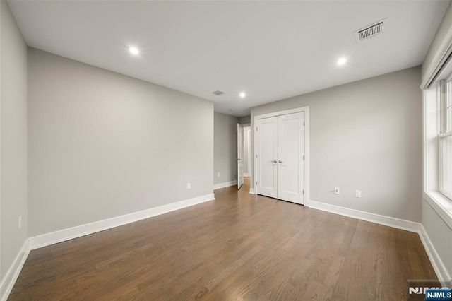 25 Division Street 403, Cresskill, NJ 07626