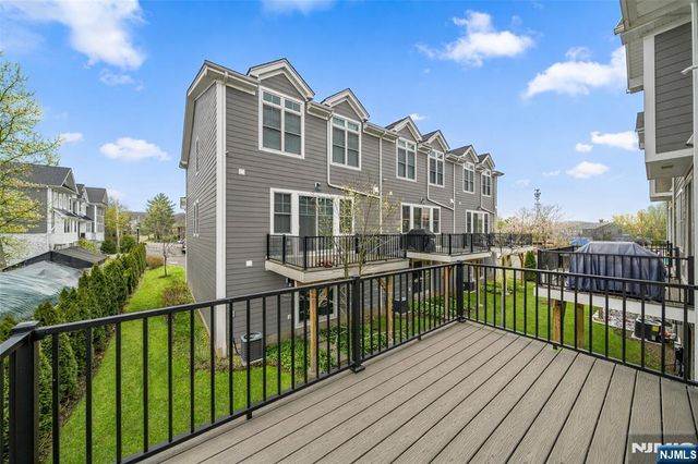 25 Division Street 403, Cresskill, NJ 07626