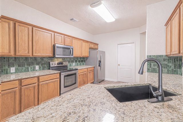 213 TAPWOOD LN, Cibolo, TX 78108