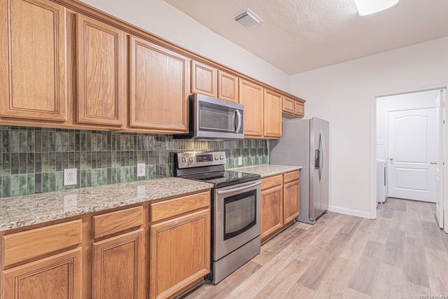 213 TAPWOOD LN, Cibolo, TX 78108