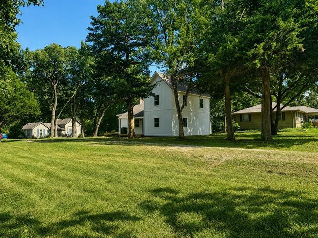 201 E 5th Street, Edgerton, KS 66021