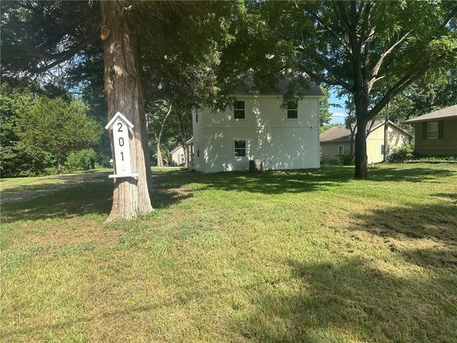 201 E 5th Street, Edgerton, KS 66021