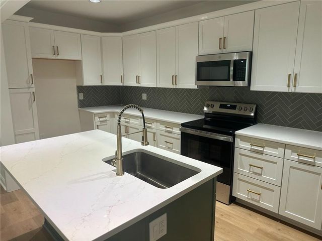 201 E 5th Street, Edgerton, KS 66021