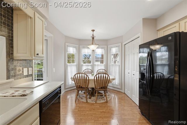16318 Country Knoll Drive, Northville, MI 48168