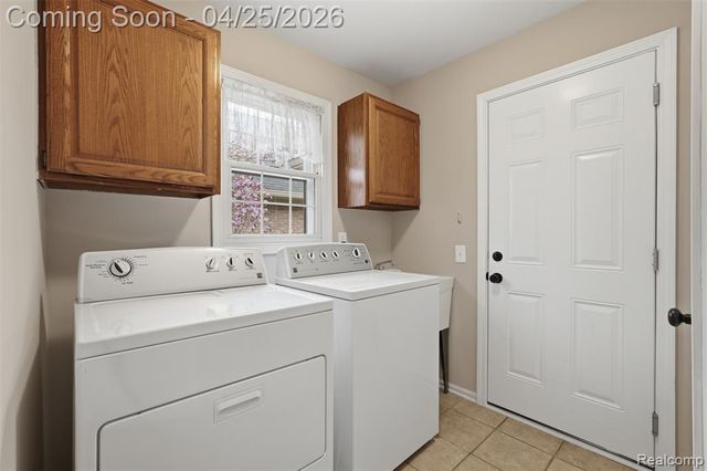 16318 Country Knoll Drive, Northville, MI 48168