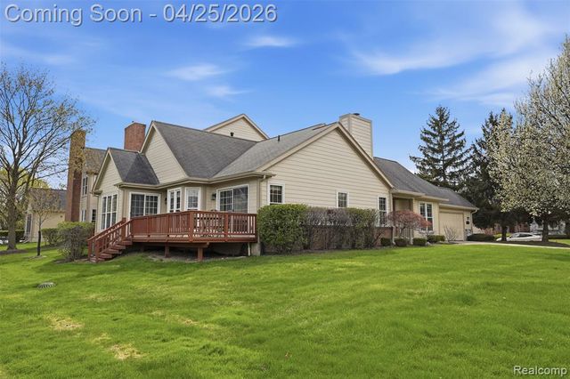 16318 Country Knoll Drive, Northville, MI 48168