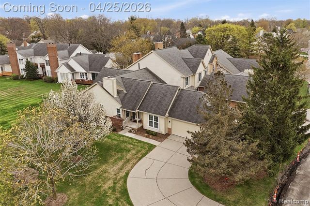 16318 Country Knoll Drive, Northville, MI 48168
