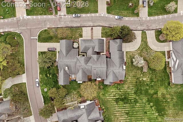 16318 Country Knoll Drive, Northville, MI 48168