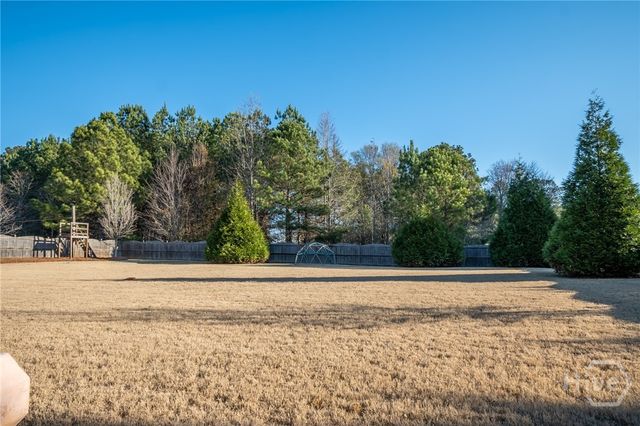 2893 Whitlow Ridge Dr, Bishop, GA 30621