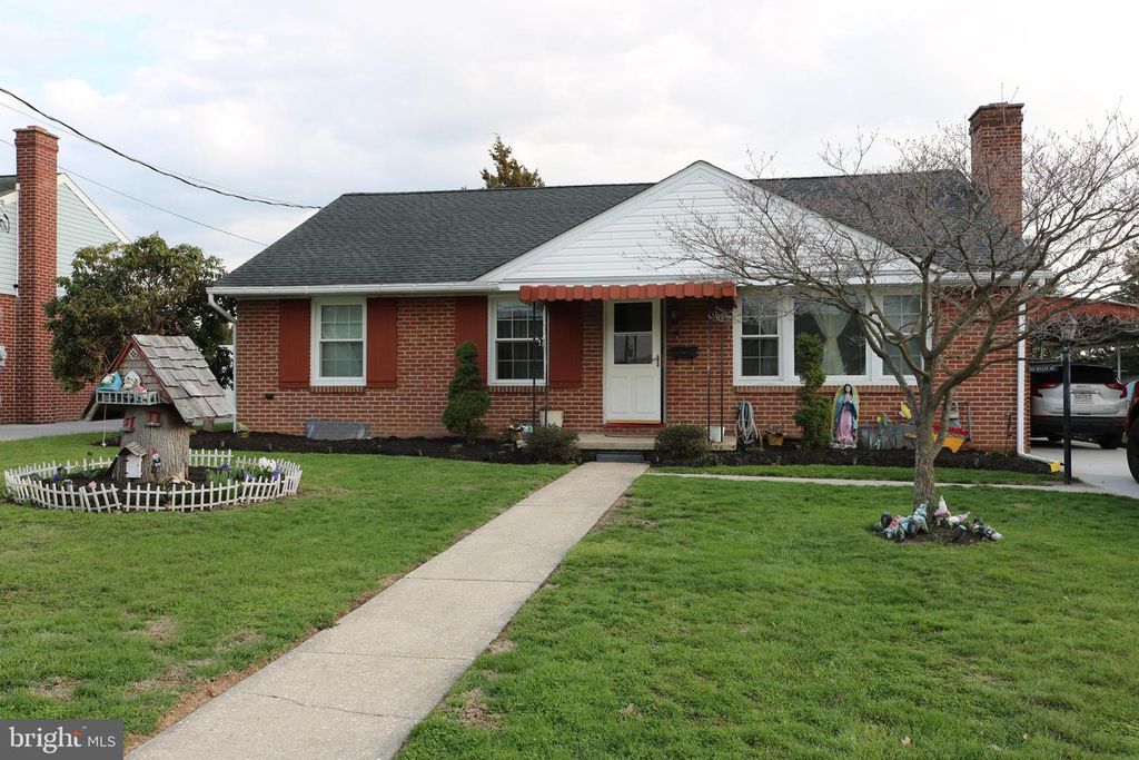 312 DILLER RD, Hanover, PA 17331