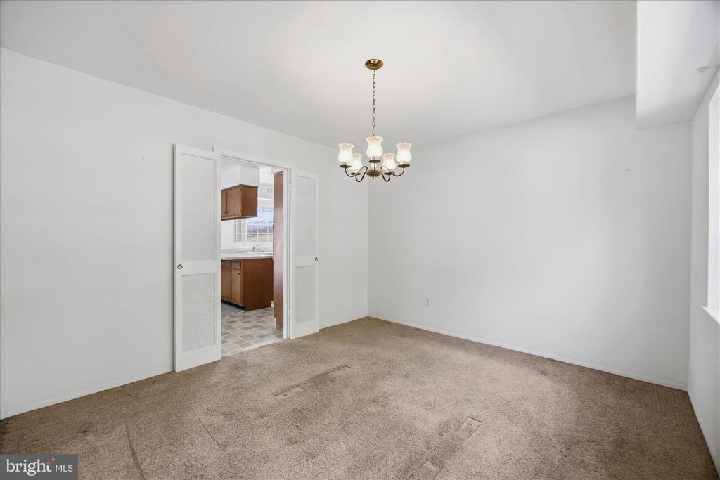 Image 10 of property listing at 13420 IDLEWILD DR, Bowie, MD 20715