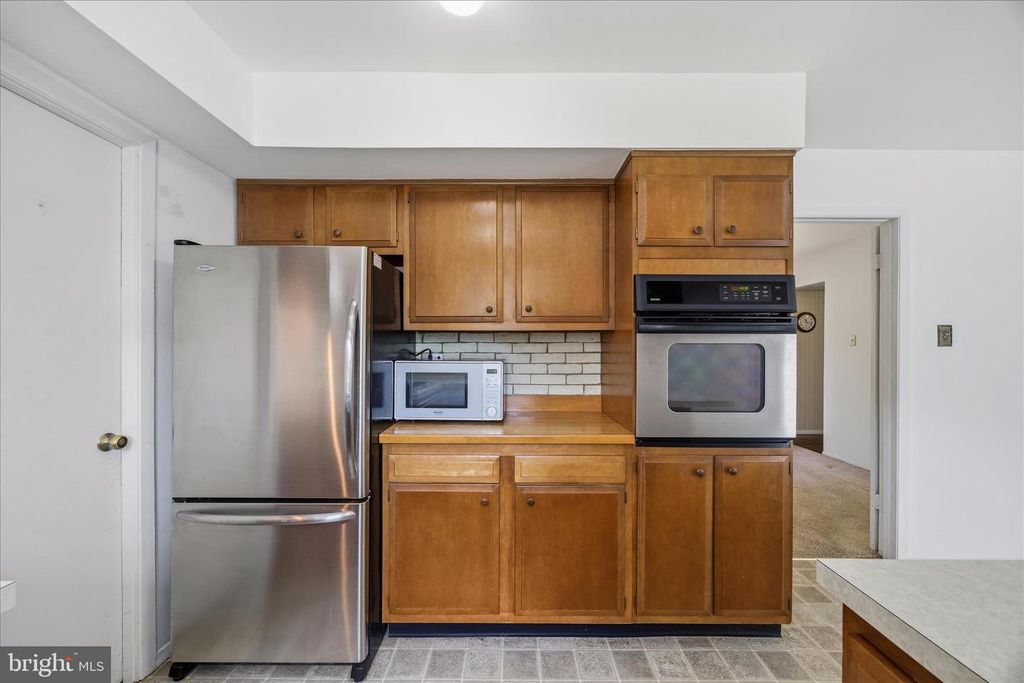 Image 22 of property listing at 13420 IDLEWILD DR, Bowie, MD 20715