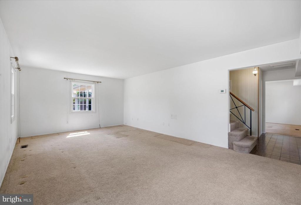 Image 8 of property listing at 13420 IDLEWILD DR, Bowie, MD 20715