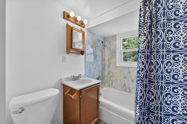 615 Roosevelt DRIVE, West Bend, WI 53090