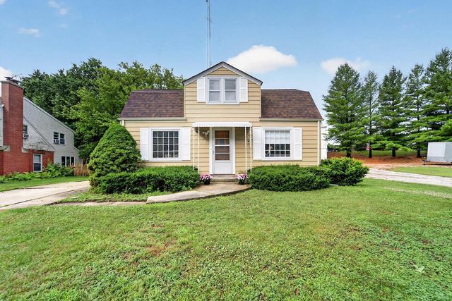 615 Roosevelt DRIVE, West Bend, WI 53090