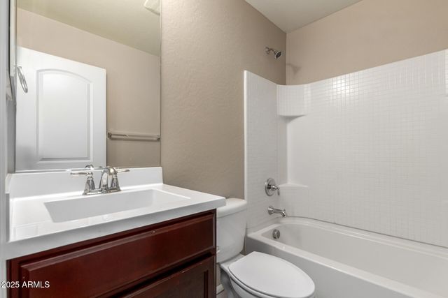 1940 N 77TH Drive, Phoenix, AZ 85035