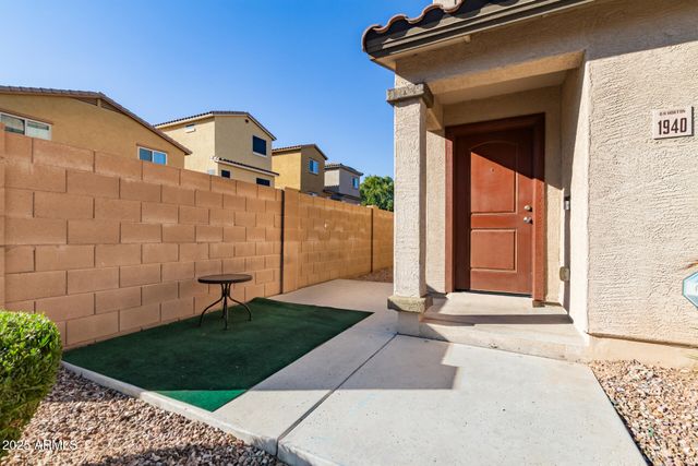 1940 N 77TH Drive, Phoenix, AZ 85035