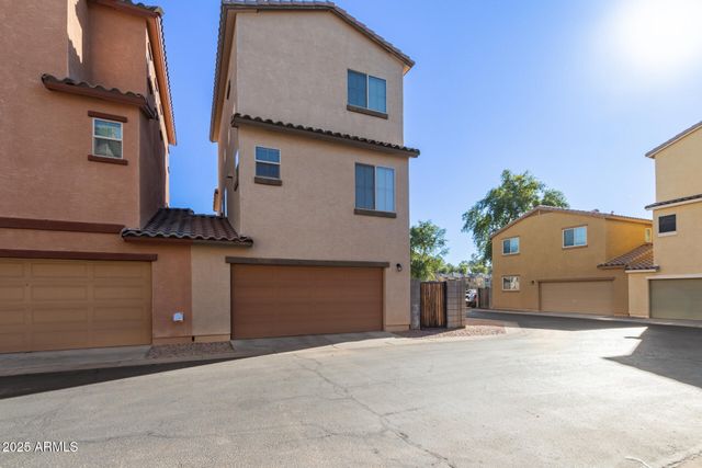 1940 N 77TH Drive, Phoenix, AZ 85035