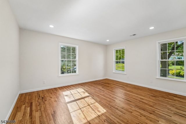 14 Witkowski Way, Wayne Twp., NJ 07470