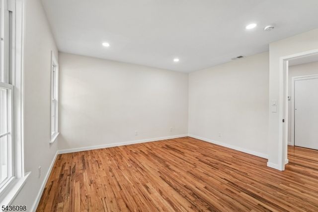 14 Witkowski Way, Wayne Twp., NJ 07470