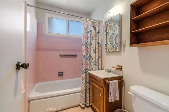 15901 Community, North Hills, CA 91343