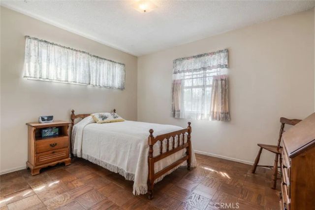 15901 Community, North Hills, CA 91343