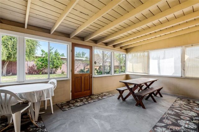 15901 Community, North Hills, CA 91343