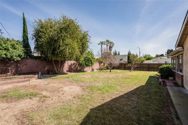 15901 Community, North Hills, CA 91343