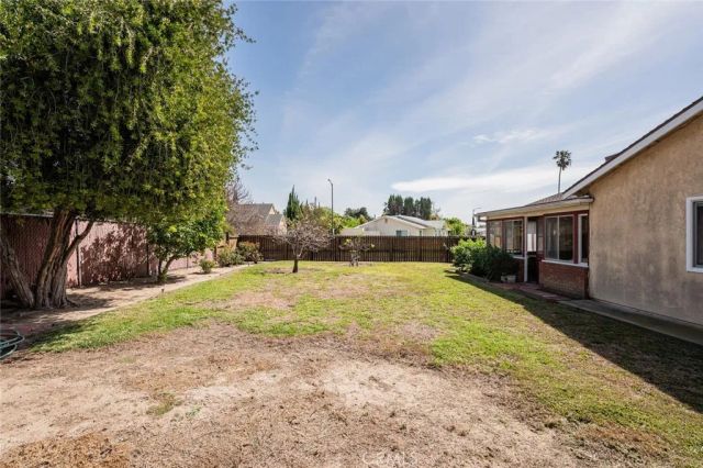 15901 Community, North Hills, CA 91343