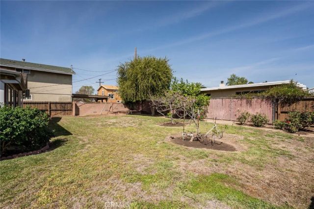 15901 Community, North Hills, CA 91343