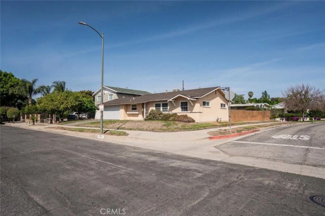 15901 Community, North Hills, CA 91343