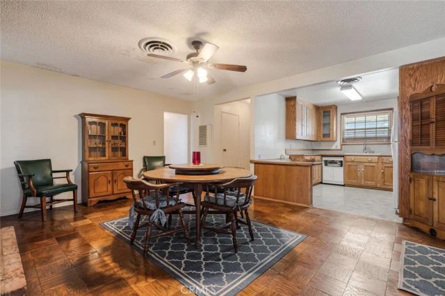 15901 Community, North Hills, CA 91343