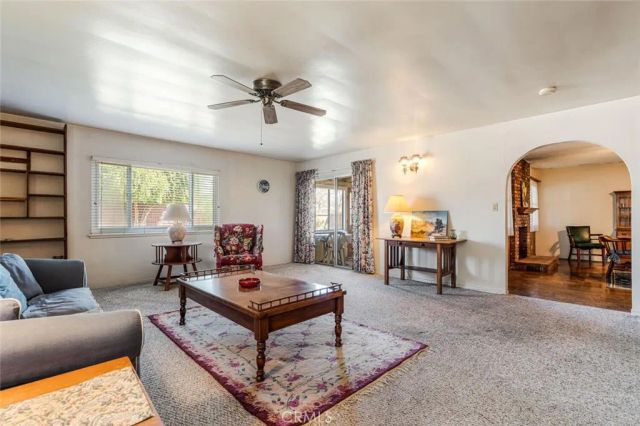 15901 Community, North Hills, CA 91343