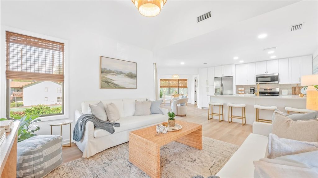 512 Harbour Oaks Drive, St Simons Island, GA 31522