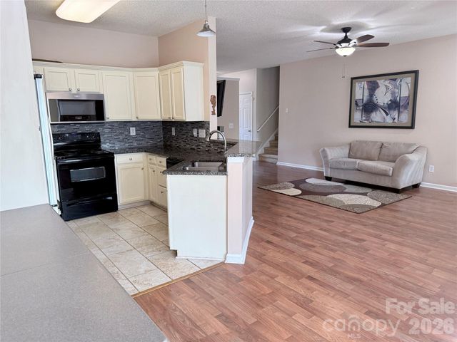 10323 Green Hedge Avenue, Charlotte, NC 28269