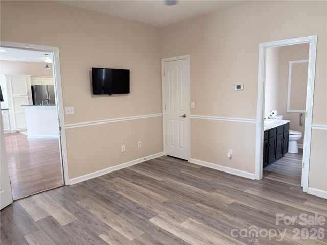 10323 Green Hedge Avenue, Charlotte, NC 28269