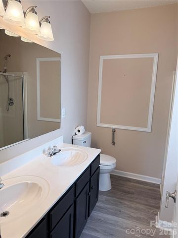 10323 Green Hedge Avenue, Charlotte, NC 28269