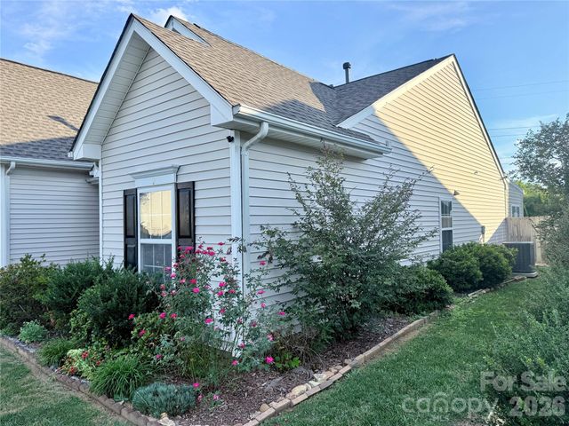 10323 Green Hedge Avenue, Charlotte, NC 28269