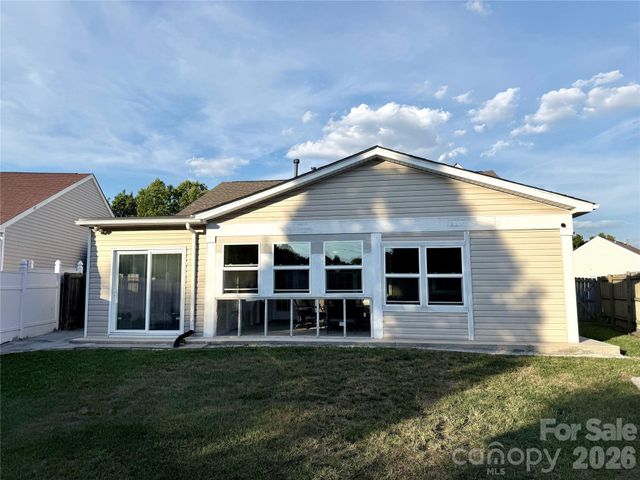 10323 Green Hedge Avenue, Charlotte, NC 28269