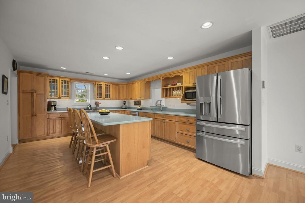 Image 11 of property listing at 21901 NEW HAMPSHIRE AVE, Brookeville, MD 20833