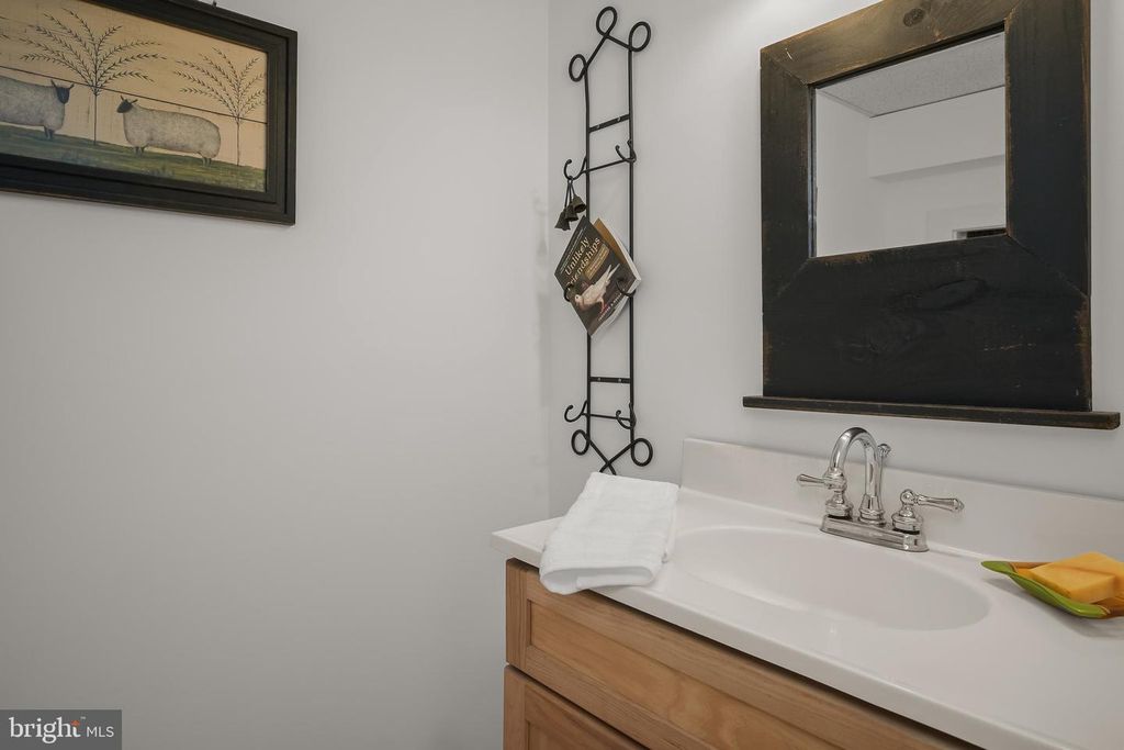 Image 12 of property listing at 21901 NEW HAMPSHIRE AVE, Brookeville, MD 20833