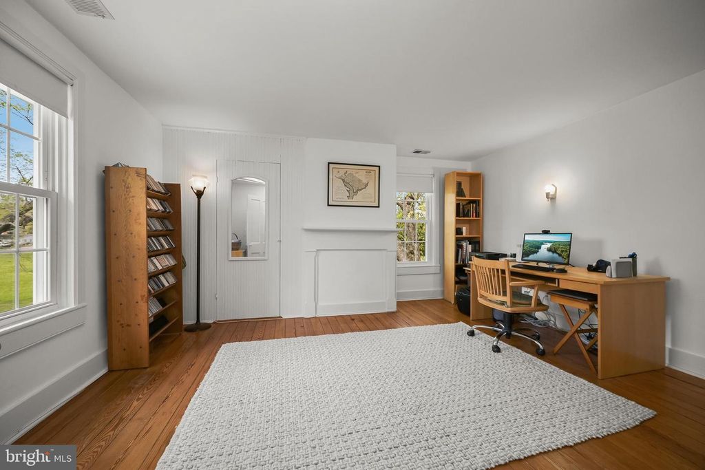 Image 25 of property listing at 21901 NEW HAMPSHIRE AVE, Brookeville, MD 20833