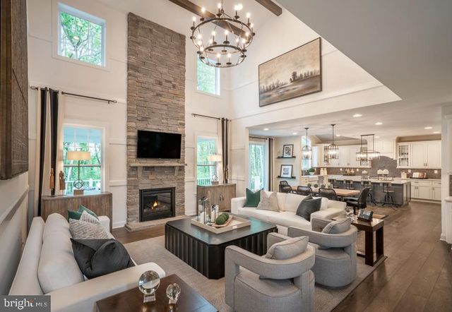 5405 RED OAK DR, Coopersburg, PA 18036