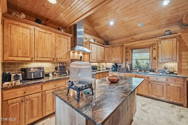 2835 Cross Mountain Road, Shady Valley, TN 37688