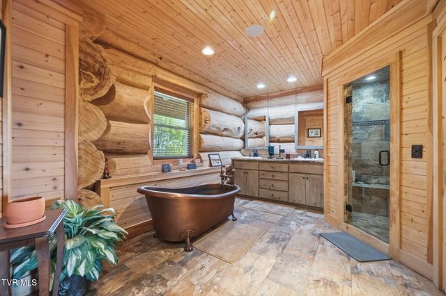 2835 Cross Mountain Road, Shady Valley, TN 37688