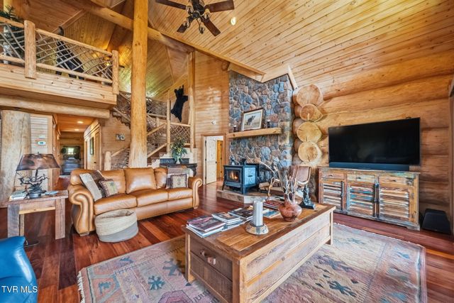 2835 Cross Mountain Road, Shady Valley, TN 37688